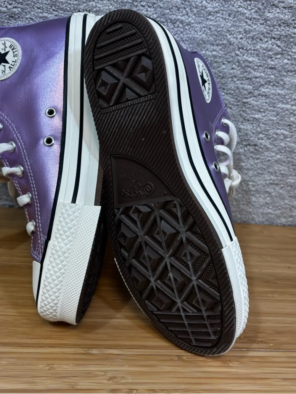 CONVERSE Chuck Taylor All Star Hi Top Metallic Purple Big Kids Sz 6 Woman’s 8 - Picture 5 of 7